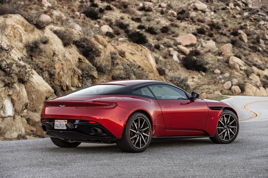  Aston Martin DB11 2016 года  (NA) (фото 7 из 17)